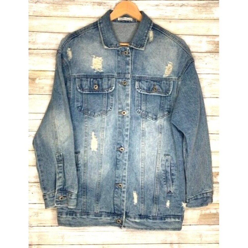 Vintage Women's Distressed Denim Jacket‎ Medium by Veveret